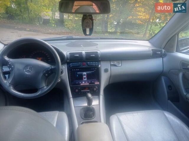Синій Мерседес Ц-Клас, об'ємом двигуна 2.15 л та пробігом 360 тис. км за 2999 $, фото 5 на Automoto.ua