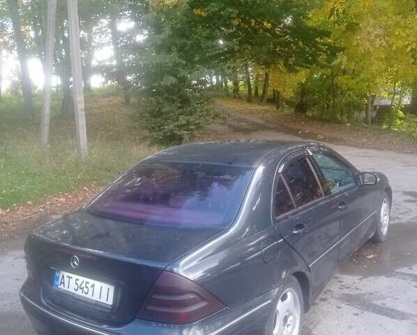Синій Мерседес Ц-Клас, об'ємом двигуна 2.15 л та пробігом 360 тис. км за 2999 $, фото 9 на Automoto.ua
