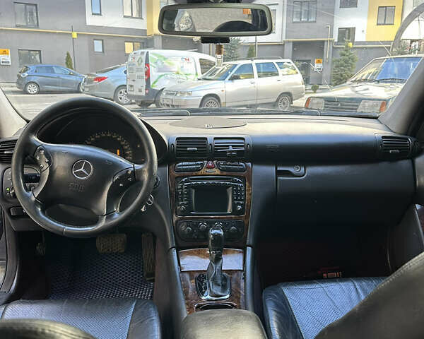 Мерседес Ц-Клас 2000 у Івано-Франківську на Automoto.ua Синій Мерседес Ц-Клас, об'ємом двигуна 2 л та пробігом 250 тис. км за 4000 $, фото 16 на Automoto.ua