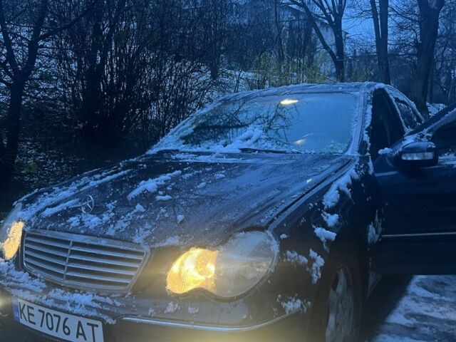 Синий Мерседес Ц-Класс, объемом двигателя 2 л и пробегом 3 тыс. км за 4600 $, фото 1 на Automoto.ua