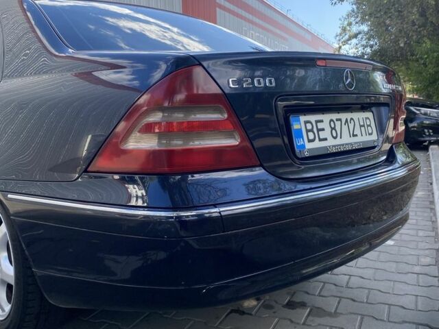 Синій Мерседес Ц-Клас, об'ємом двигуна 2 л та пробігом 307 тис. км за 3100 $, фото 7 на Automoto.ua