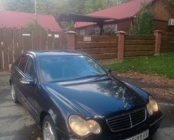 Синій Мерседес Ц-Клас, об'ємом двигуна 2.15 л та пробігом 360 тис. км за 2999 $, фото 12 на Automoto.ua