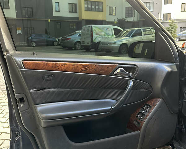 Мерседес Ц-Клас 2000 у Івано-Франківську на Automoto.ua Синій Мерседес Ц-Клас, об'ємом двигуна 2 л та пробігом 250 тис. км за 4000 $, фото 19 на Automoto.ua