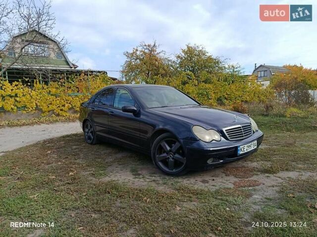 Мерседес Ц-Клас 2000 у Кам'янське (Дніпродзержинськ) на Automoto.ua Синій Мерседес Ц-Клас, об'ємом двигуна 2.15 л та пробігом 330 тис. км за 4450 $, фото 2 на Automoto.ua