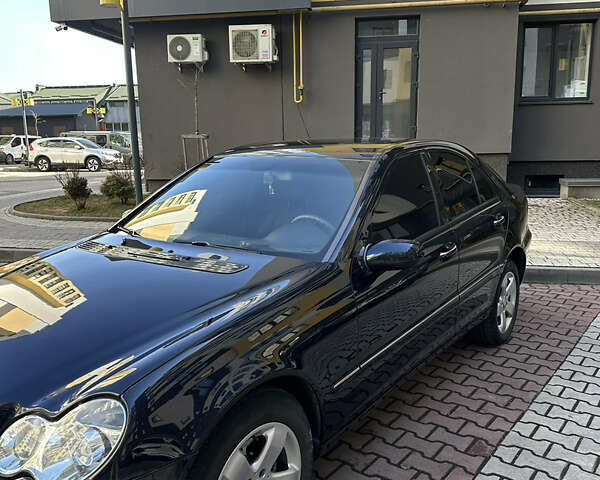 Мерседес Ц-Клас 2000 у Івано-Франківську на Automoto.ua Синій Мерседес Ц-Клас, об'ємом двигуна 2 л та пробігом 250 тис. км за 4000 $, фото 3 на Automoto.ua