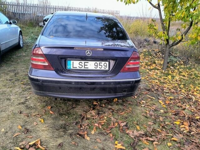 Синій Мерседес Ц-Клас, об'ємом двигуна 2.2 л та пробігом 330 тис. км за 2900 $, фото 12 на Automoto.ua