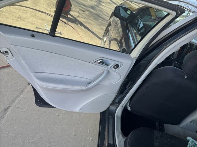 Синій Мерседес Ц-Клас, об'ємом двигуна 2 л та пробігом 343 тис. км за 4700 $, фото 7 на Automoto.ua