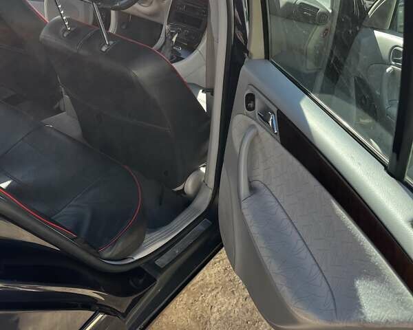 Синій Мерседес Ц-Клас, об'ємом двигуна 2 л та пробігом 340 тис. км за 4400 $, фото 2 на Automoto.ua