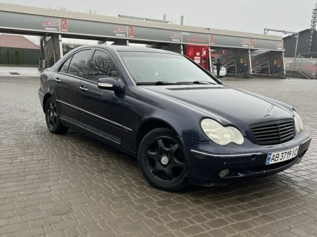 Синій Мерседес Ц-Клас, об'ємом двигуна 2 л та пробігом 320 тис. км за 2500 $, фото 7 на Automoto.ua