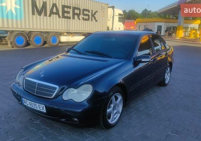 Синий Мерседес Ц-Класс, объемом двигателя 0 л и пробегом 350 тыс. км за 4500 $, фото 2 на Automoto.ua