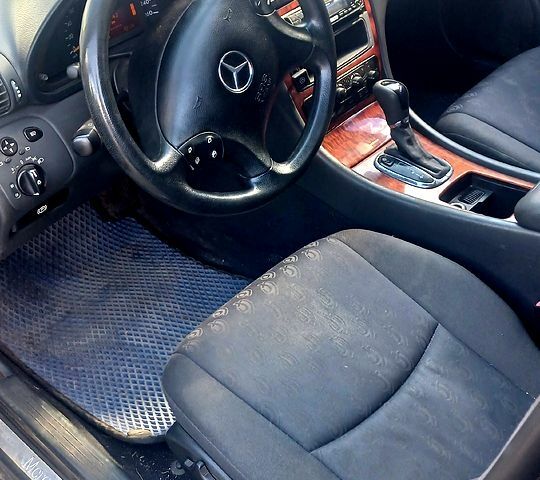 Синій Мерседес Ц-Клас, об'ємом двигуна 2 л та пробігом 200 тис. км за 3800 $, фото 9 на Automoto.ua