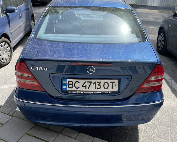 Синий Мерседес Ц-Класс, объемом двигателя 2 л и пробегом 164 тыс. км за 4500 $, фото 2 на Automoto.ua