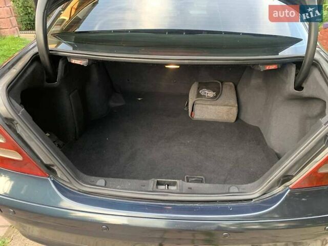 Синий Мерседес Ц-Класс, объемом двигателя 2.15 л и пробегом 330 тыс. км за 5800 $, фото 4 на Automoto.ua