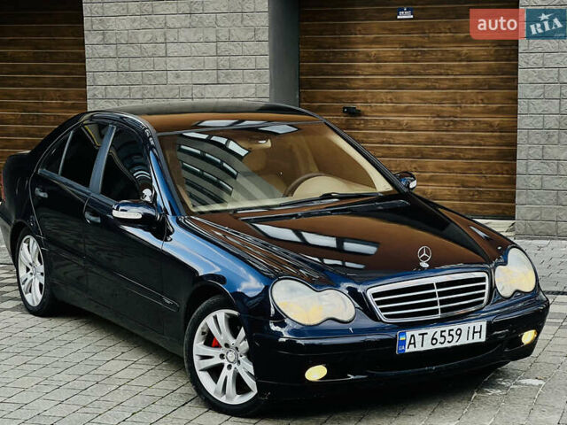 Синій Мерседес Ц-Клас, об'ємом двигуна 2 л та пробігом 295 тис. км за 3499 $, фото 2 на Automoto.ua