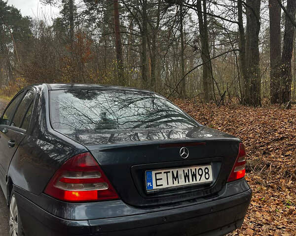 Синий Мерседес Ц-Класс, объемом двигателя 2.15 л и пробегом 370 тыс. км за 2400 $, фото 6 на Automoto.ua