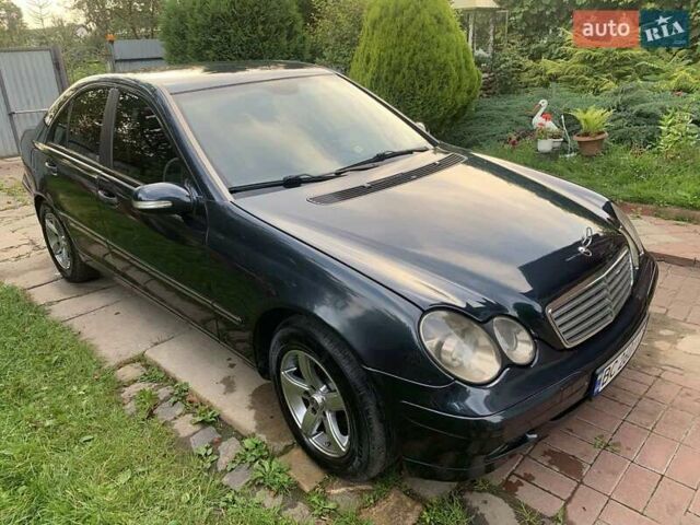 Синій Мерседес Ц-Клас, об'ємом двигуна 2.15 л та пробігом 330 тис. км за 5600 $, фото 13 на Automoto.ua