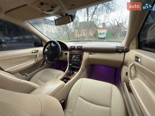 Синій Мерседес Ц-Клас, об'ємом двигуна 2 л та пробігом 305 тис. км за 4000 $, фото 16 на Automoto.ua