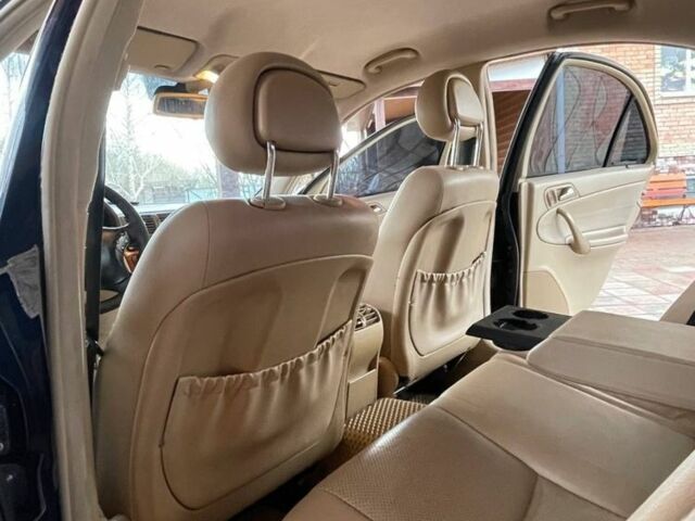 Синий Мерседес Ц-Класс, объемом двигателя 2 л и пробегом 250 тыс. км за 4250 $, фото 11 на Automoto.ua