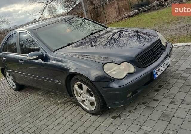 Синій Мерседес Ц-Клас, об'ємом двигуна 2.1 л та пробігом 450 тис. км за 4150 $, фото 11 на Automoto.ua
