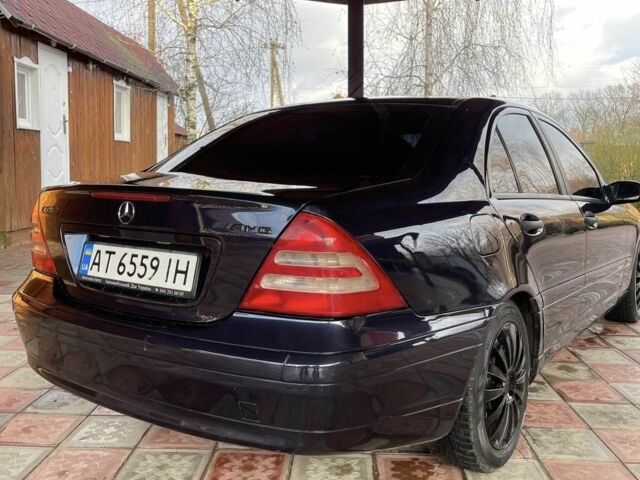 Синий Мерседес Ц-Класс, объемом двигателя 2 л и пробегом 250 тыс. км за 4250 $, фото 3 на Automoto.ua