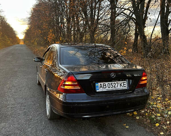 Мерседес Ц-Клас 2001 у Жмеренке на Automoto.ua Синій Мерседес Ц-Клас, об'ємом двигуна 2.15 л та пробігом 334 тис. км за 3999 $, фото 5 на Automoto.ua