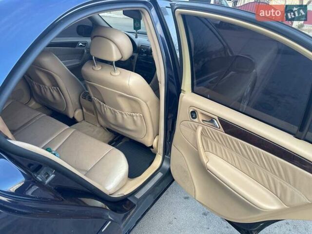 Синий Мерседес Ц-Класс, объемом двигателя 2.69 л и пробегом 380 тыс. км за 5000 $, фото 17 на Automoto.ua