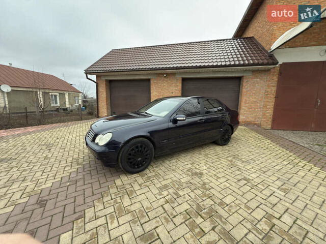 Синій Мерседес Ц-Клас, об'ємом двигуна 2 л та пробігом 305 тис. км за 4000 $, фото 10 на Automoto.ua