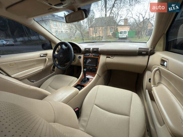 Синій Мерседес Ц-Клас, об'ємом двигуна 2 л та пробігом 305 тис. км за 4000 $, фото 22 на Automoto.ua