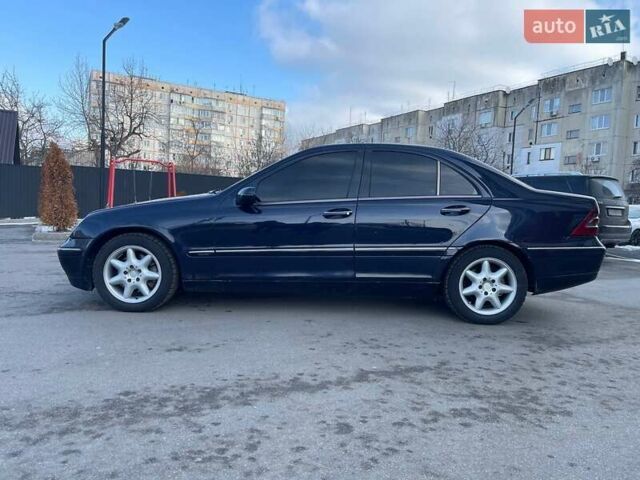 Синий Мерседес Ц-Класс, объемом двигателя 2.69 л и пробегом 380 тыс. км за 5000 $, фото 13 на Automoto.ua