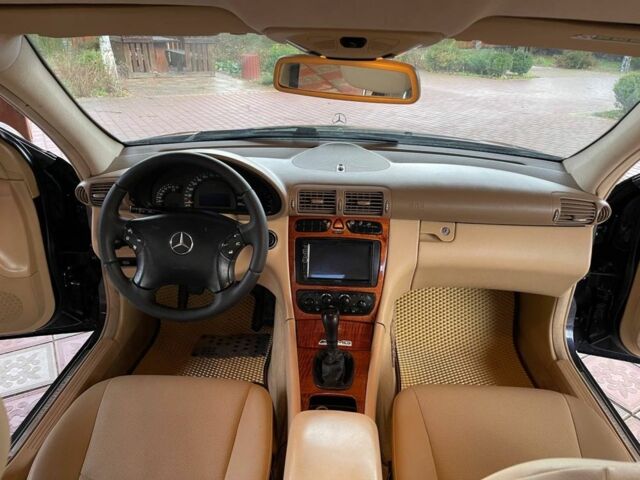 Синий Мерседес Ц-Класс, объемом двигателя 2 л и пробегом 250 тыс. км за 4250 $, фото 20 на Automoto.ua