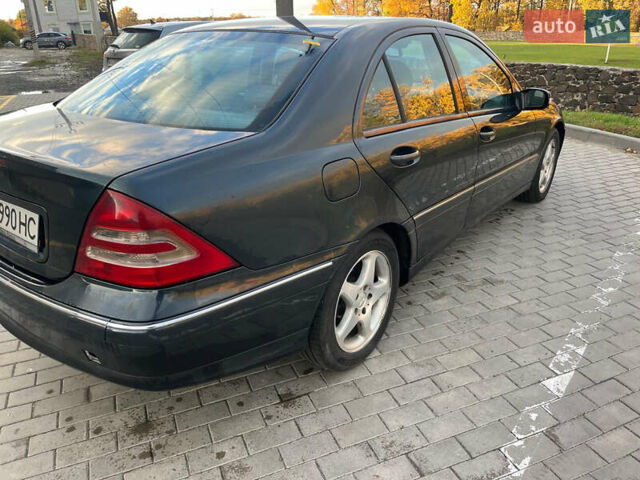 Мерседес Ц-Класс 2001 в Луцке на Automoto.ua Синий Мерседес Ц-Класс, объемом двигателя 2.2 л и пробегом 330 тыс. км за 5800 $, фото 5 на Automoto.ua