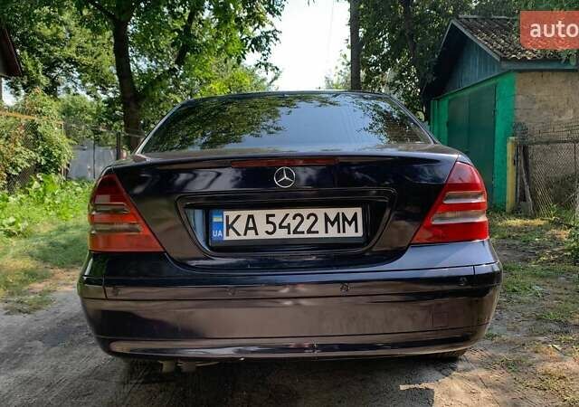 Синий Мерседес Ц-Класс, объемом двигателя 2.1 л и пробегом 276 тыс. км за 3500 $, фото 5 на Automoto.ua