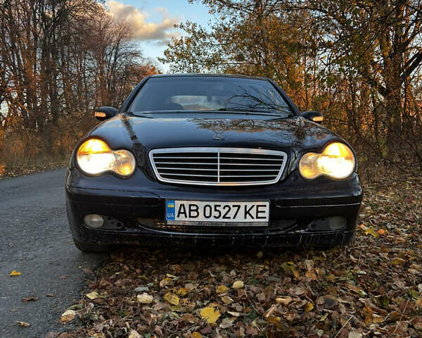 Мерседес Ц-Клас 2001 у Жмеренке на Automoto.ua Синій Мерседес Ц-Клас, об'ємом двигуна 2.15 л та пробігом 334 тис. км за 3999 $, фото 2 на Automoto.ua