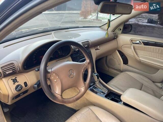 Синий Мерседес Ц-Класс, объемом двигателя 2.69 л и пробегом 380 тыс. км за 5000 $, фото 11 на Automoto.ua