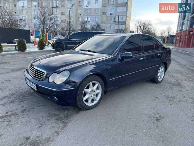 Синий Мерседес Ц-Класс, объемом двигателя 2.69 л и пробегом 380 тыс. км за 5000 $, фото 15 на Automoto.ua