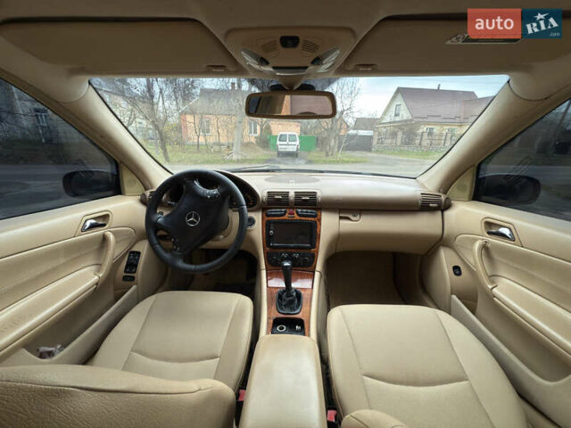 Синій Мерседес Ц-Клас, об'ємом двигуна 2 л та пробігом 305 тис. км за 4000 $, фото 14 на Automoto.ua