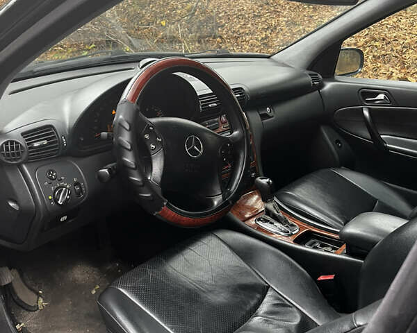 Синий Мерседес Ц-Класс, объемом двигателя 2.15 л и пробегом 370 тыс. км за 2400 $, фото 7 на Automoto.ua