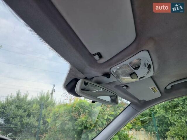 Синій Мерседес Ц-Клас, об'ємом двигуна 2.15 л та пробігом 310 тис. км за 4499 $, фото 18 на Automoto.ua