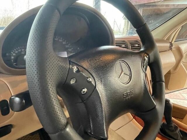 Синий Мерседес Ц-Класс, объемом двигателя 2 л и пробегом 250 тыс. км за 4250 $, фото 23 на Automoto.ua