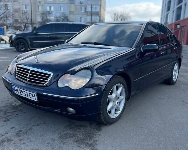 Синий Мерседес Ц-Класс, объемом двигателя 2.69 л и пробегом 380 тыс. км за 5000 $, фото 9 на Automoto.ua