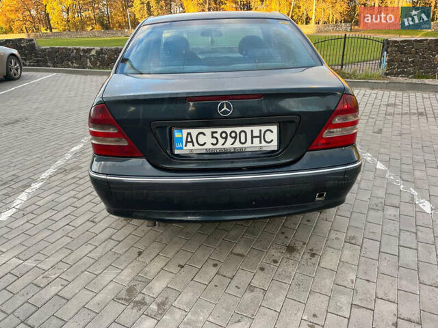 Мерседес Ц-Класс 2001 в Луцке на Automoto.ua Синий Мерседес Ц-Класс, объемом двигателя 2.2 л и пробегом 330 тыс. км за 5800 $, фото 3 на Automoto.ua