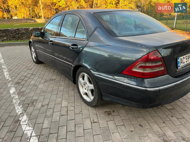 Мерседес Ц-Класс 2001 в Луцке на Automoto.ua Синий Мерседес Ц-Класс, объемом двигателя 2.2 л и пробегом 330 тыс. км за 5800 $, фото 2 на Automoto.ua