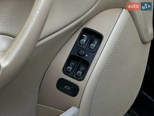 Синій Мерседес Ц-Клас, об'ємом двигуна 2 л та пробігом 295 тис. км за 3499 $, фото 17 на Automoto.ua