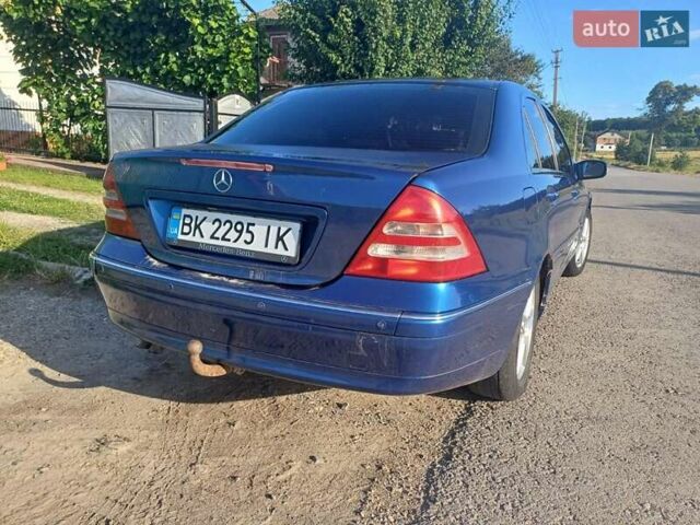 Синій Мерседес Ц-Клас, об'ємом двигуна 1.8 л та пробігом 262 тис. км за 3200 $, фото 7 на Automoto.ua