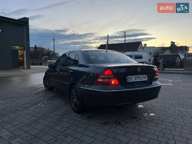 Синій Мерседес Ц-Клас, об'ємом двигуна 2 л та пробігом 263 тис. км за 4800 $, фото 5 на Automoto.ua