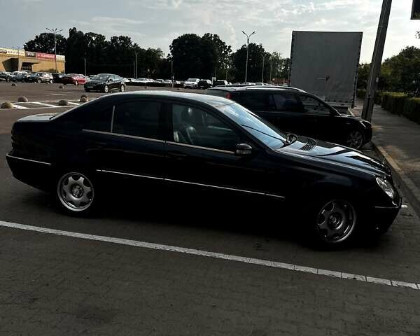 Синій Мерседес Ц-Клас, об'ємом двигуна 2 л та пробігом 260 тис. км за 5200 $, фото 5 на Automoto.ua