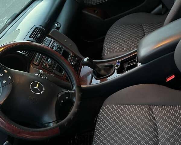 Синій Мерседес Ц-Клас, об'ємом двигуна 2 л та пробігом 263 тис. км за 4800 $, фото 6 на Automoto.ua