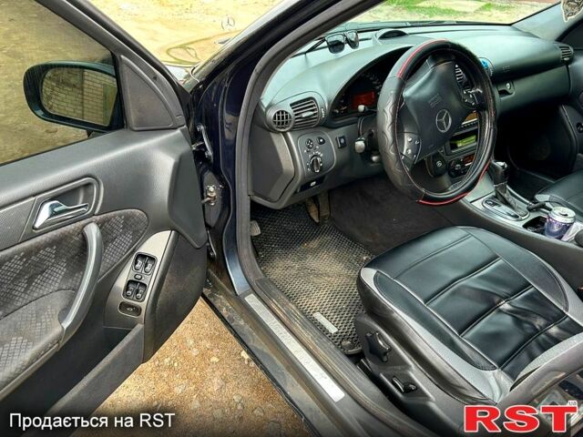 Синий Мерседес Ц-Класс, объемом двигателя 2 л и пробегом 380 тыс. км за 4600 $, фото 9 на Automoto.ua