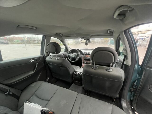 Синій Мерседес Ц-Клас, об'ємом двигуна 2 л та пробігом 537 тис. км за 2500 $, фото 7 на Automoto.ua