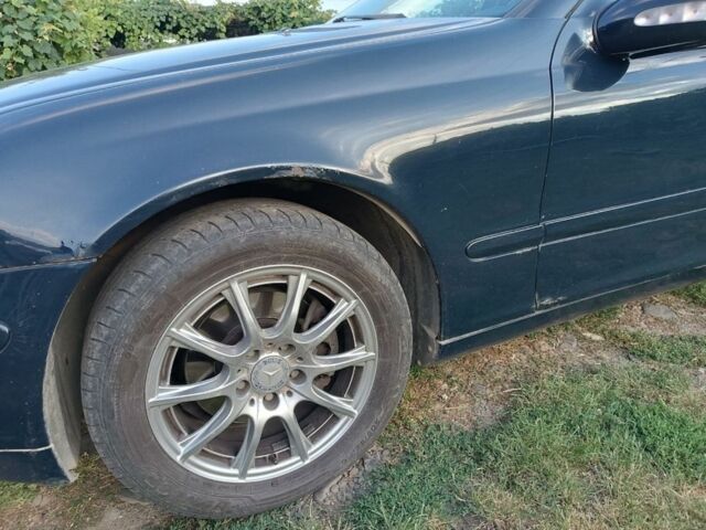 Синий Мерседес Ц-Класс, объемом двигателя 2 л и пробегом 429 тыс. км за 2600 $, фото 5 на Automoto.ua